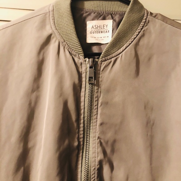 Jacket - Picture 3 of 4